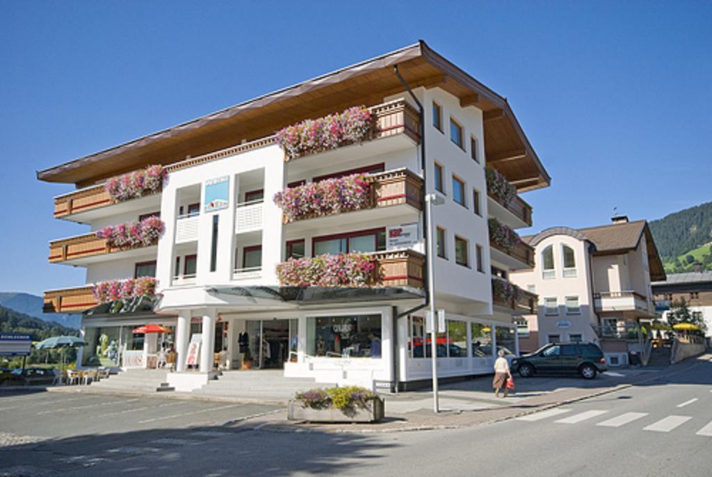 Apartmenthaus Brixen & Haus Central Бріксен-ім-Тале Екстер'єр фото